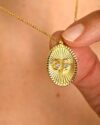 Κολιέ SOLEDOR The Radiant Owl Amulet από επιχρυσωμένο Ασήμι 925 - Image 4