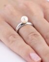 Μονόπετρο δαχτυλίδι SOLEDOR Pearl Sparkle από λευκόχρυσο 14Κ με μαργαριτάρι - Image 2